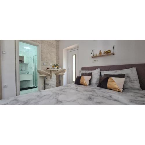 Studio Apartman Gržetić