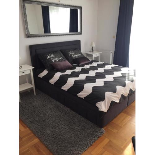 Studio apartman Lara ***