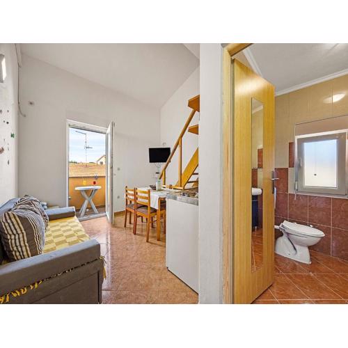 Studio apartment, 250m from the beach