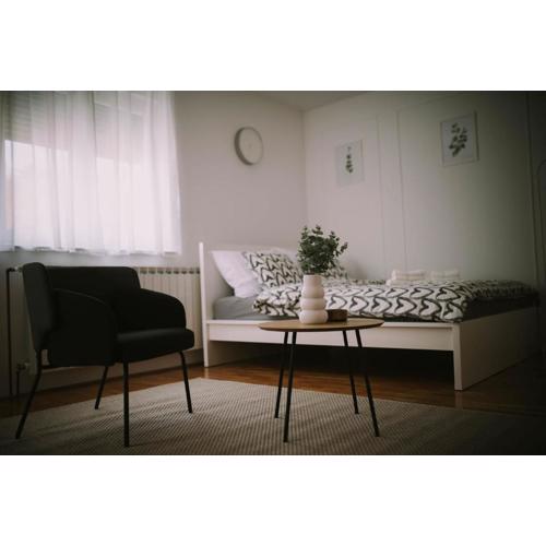 Studio Apartment E&D, free private parking, loggia