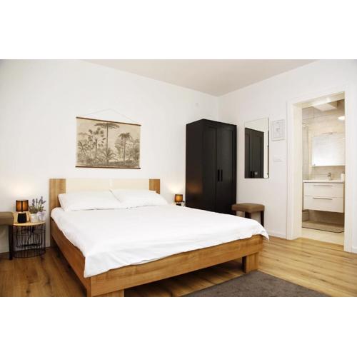 Studio Apartment Gea - Peaceful & Quiet - Queen Bed, Modern, Parking