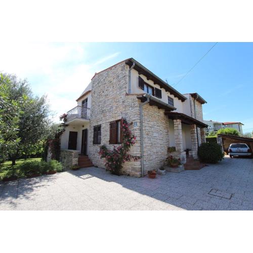 Studio-Apartment im mediterranem Steinhaus und grosser Terrasse