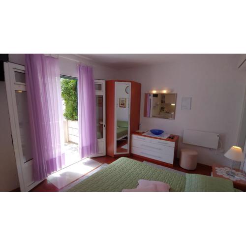 Studio apartment in Bol with sea view, terrace, air conditioning, WiFi 3634-1