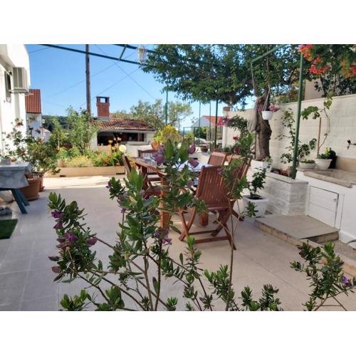 Studio Apartment in Hvar Town with Balcony, Air Conditioning, Wi-Fi, Dishwasher (4858-1)