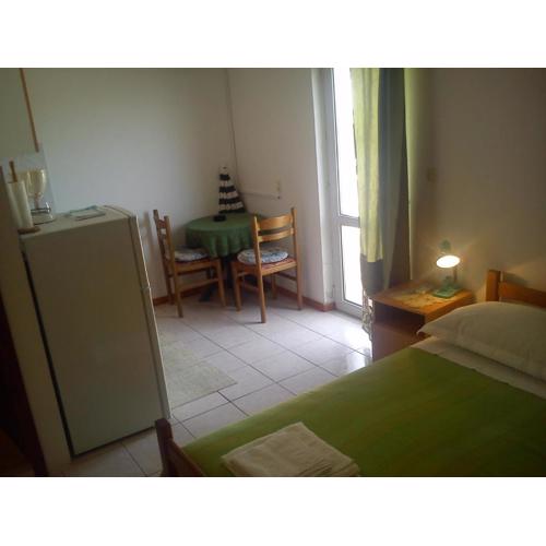 Studio Apartment in Hvar Town with Sea View, Balcony, Air Conditioning, Wi-Fi (3615-3)