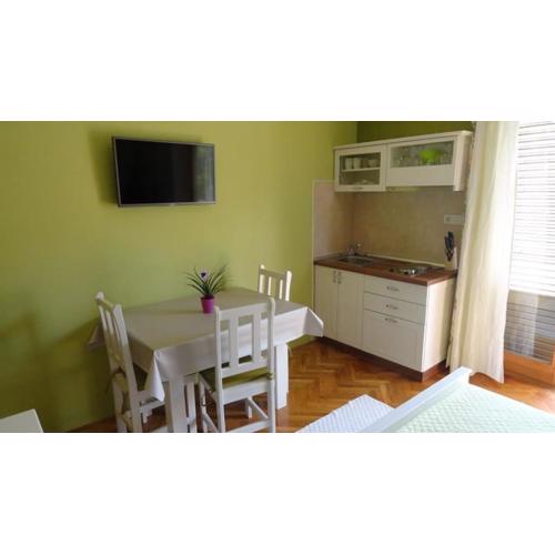 Studio Apartment in Palit with Balcony, Air Conditioning, Wi-Fi (4603-4)
