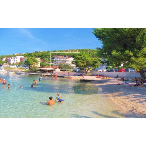 Studio Apartment in Trogir with Sea View, Terrace, Air Conditioning, Wi-Fi (4786-5)