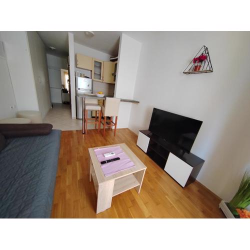 Studio Apartment Ivano-free parking - self check in