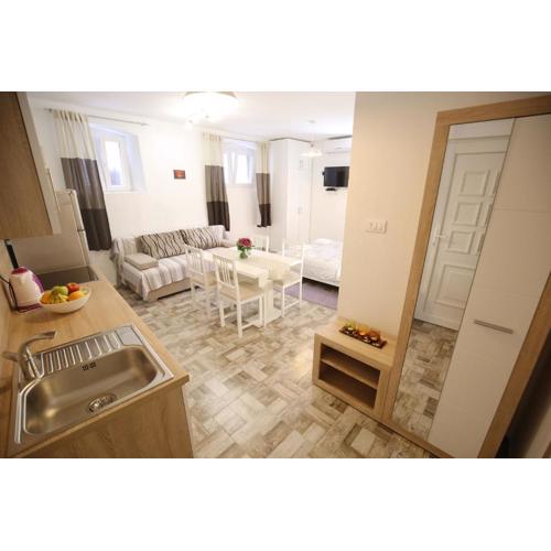 Studio Apartment Laura