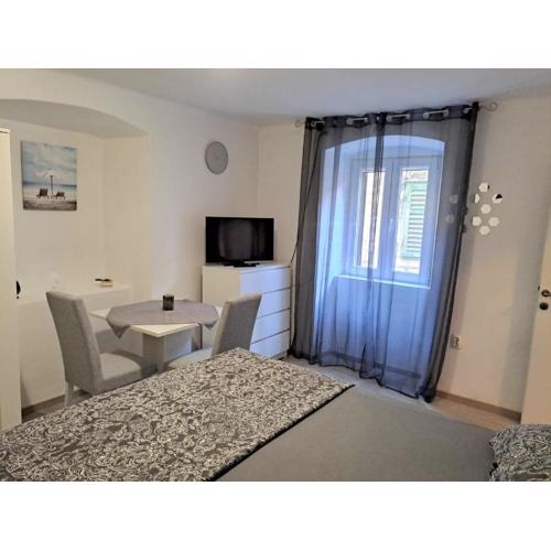 Studio apartment Lola