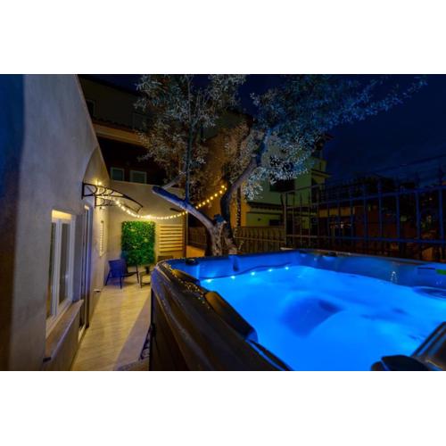 Studio Apartment Mare with private garden and jacuzzi