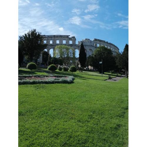 STUDIO APARTMENT MILA