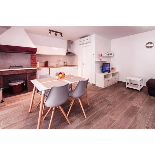 Studio Apartment Minerva Liznjan