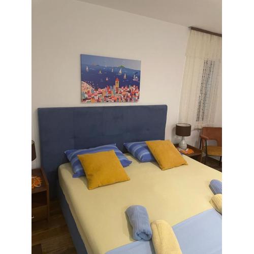 Studio apartment orange