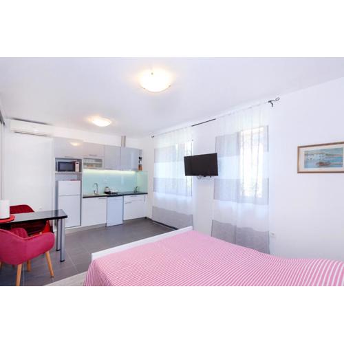 Studio Apartment Toma