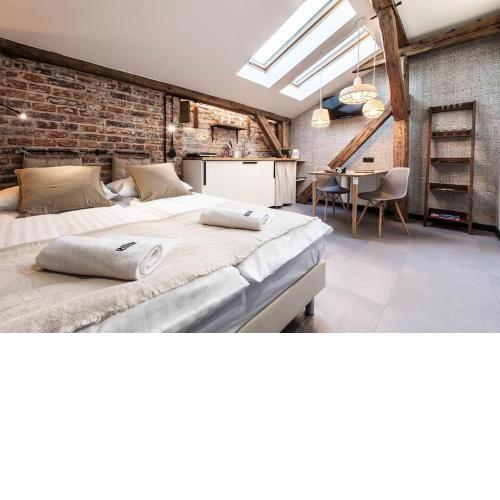 Studio apartment with an AC - Dietla 51 street