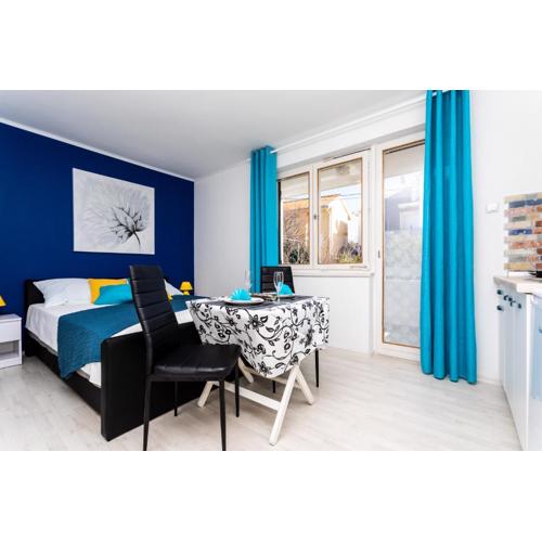 Studio Apartments Gilda