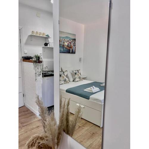 Studio apartments RAFAEL - 4 minutes to the beach