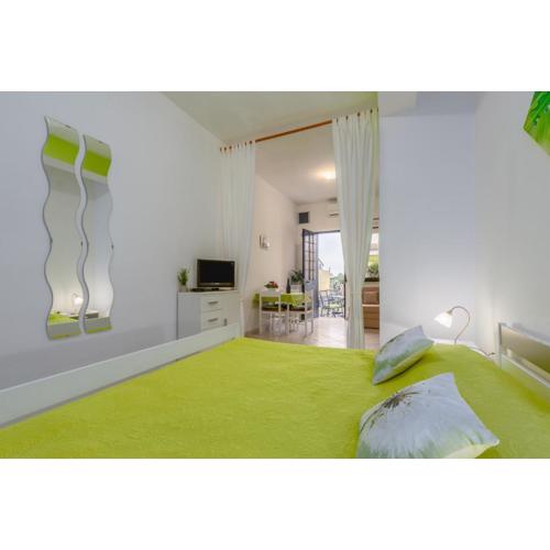Studio Apartments Romina