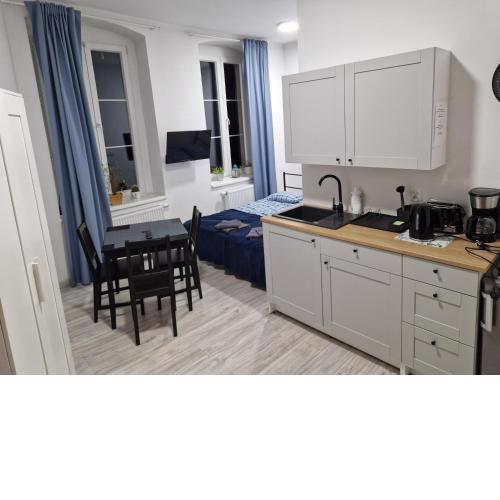 Studio Centrum Półwiejska 11B