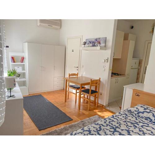Studio City apartment Sweet Panda