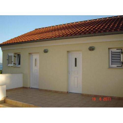 Studio in Brgulje with Beachfront Access