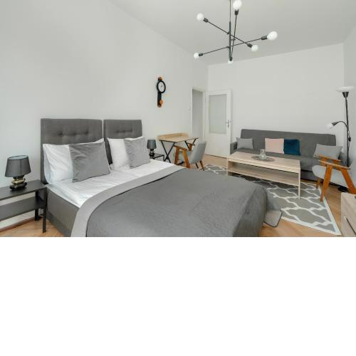 Studio in the Centre of Poznań with Balcony by Noclegi Renters
