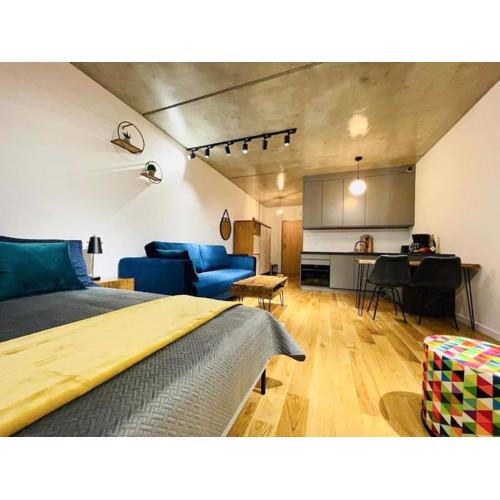 Studio Mango w/Patio & Parking