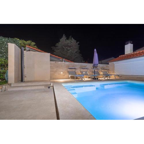 Studio PUNAT LIVING with common pool
