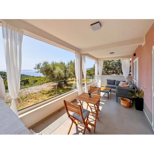 Studio Vesna with a terrace and sea view