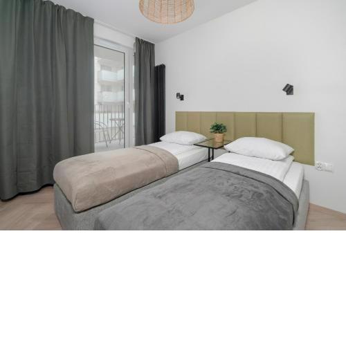 Studio with Balcony in Poznan by Noclegi Renters