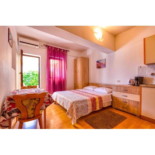 Studioapartment Meri 4