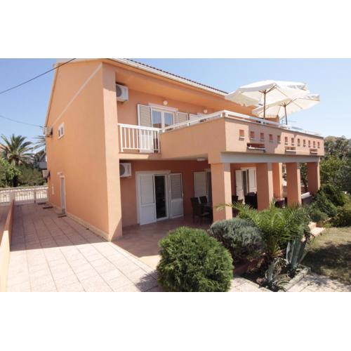 Studios & Rooms Fiesta