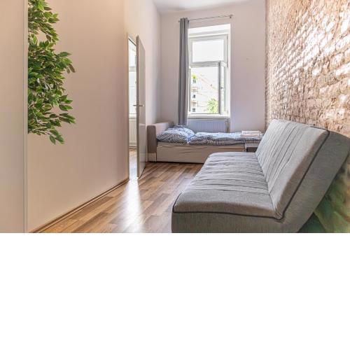 Stunning 2BR Apt Comfortable Design/Great Location