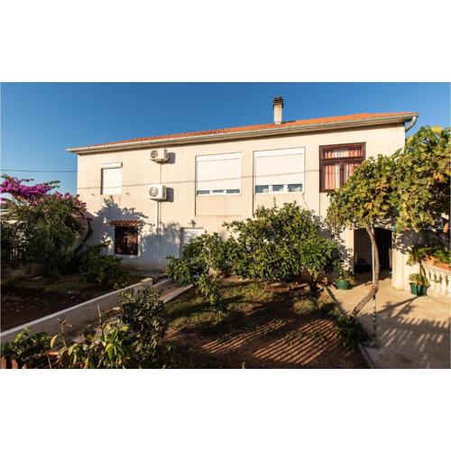 Stunning Apartment In Donje Rastane