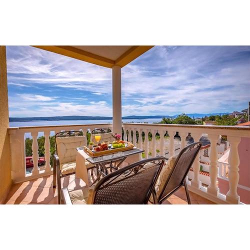 Stunning Apartment In Dramalj