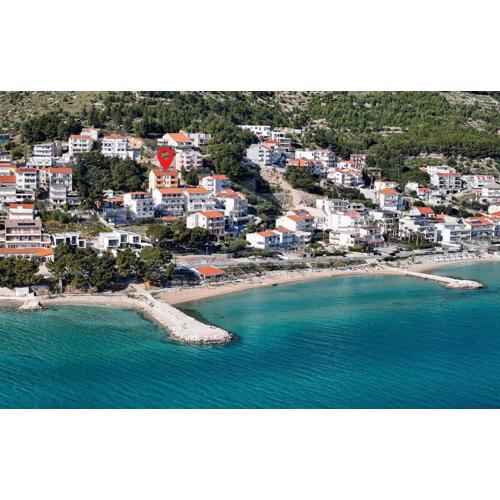 Stunning Apartment In Duce With Sea View