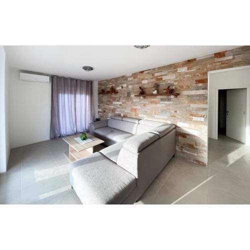 Stunning Apartment In Jelsa With Wifi