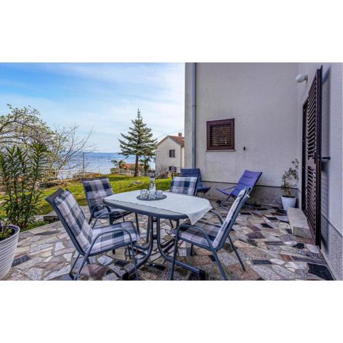 Stunning Apartment In Lovran With Wifi