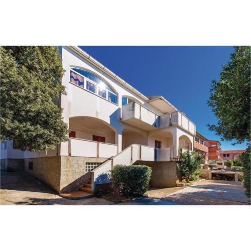 Stunning Apartment In Mandre With Wifi