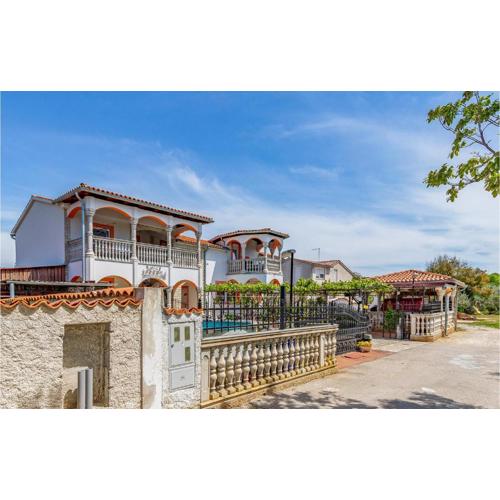 Stunning Apartment In Medulin With Wifi