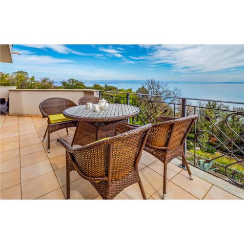 Stunning Apartment In Moscenicka Draga