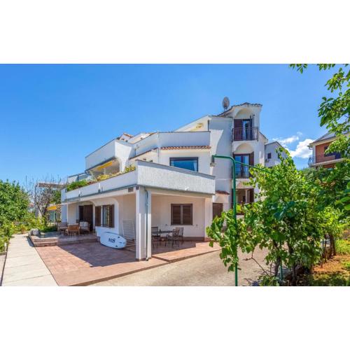 Stunning Apartment In Njivice With Wifi
