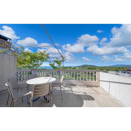 Stunning Apartment In Pirovac With Wifi