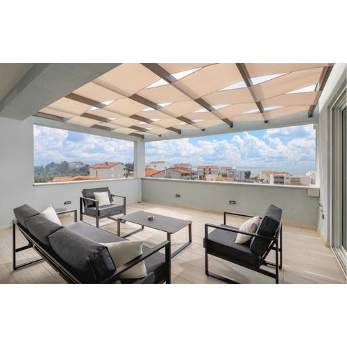 Stunning Apartment In Podstrana