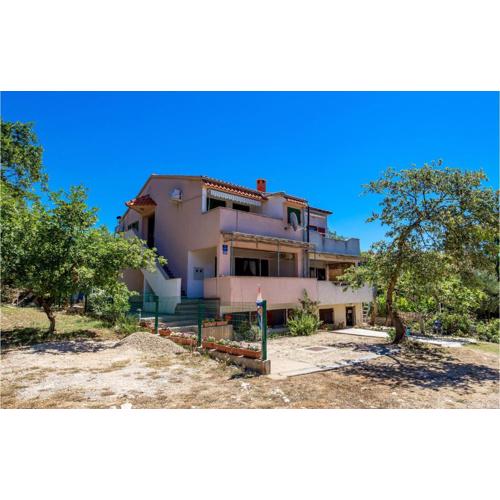 Stunning Apartment In Potocnica