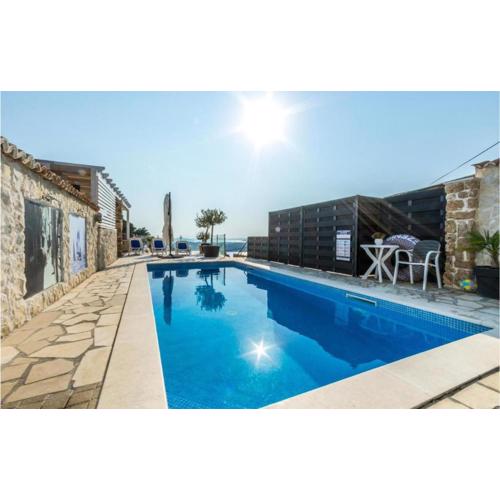 Stunning Apartment In Sibenik With Sauna