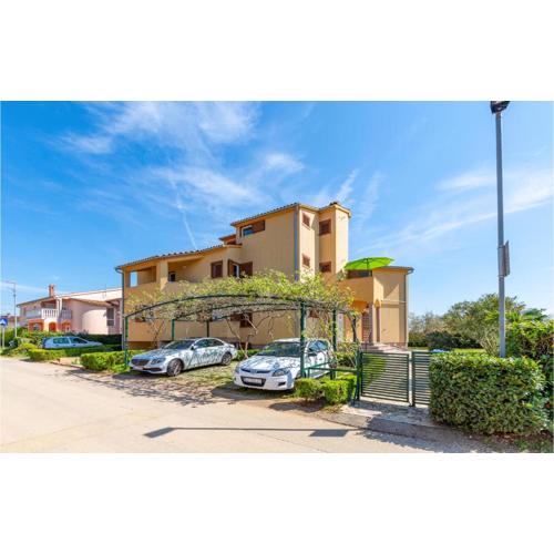 Stunning Apartment In Valbandon