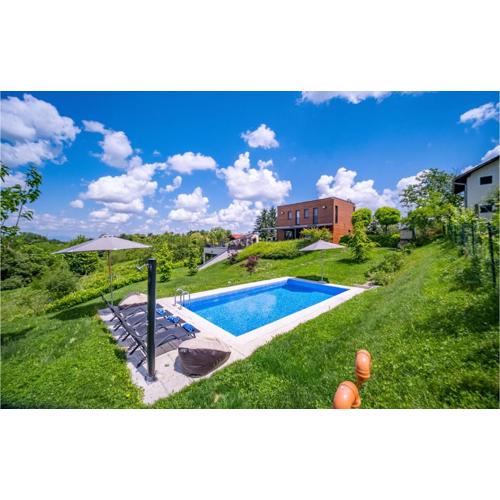 Stunning Home In Barbarici Kravarski
