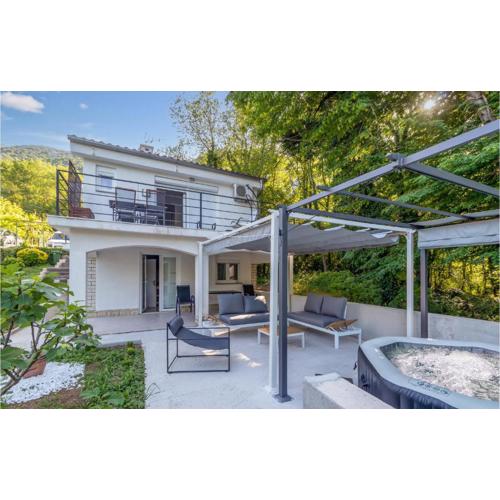 Stunning Home In Crikvenica